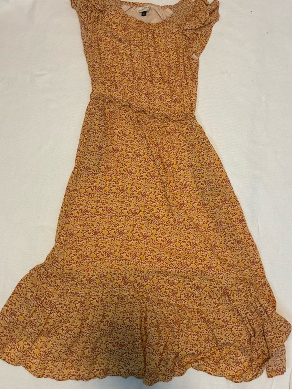 Universal Dress Women’s Floral Ruffle Midi Dress in Burnt Orange/Yellow Size M.